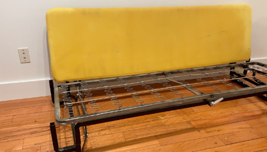 la structure du divan-lit du VR